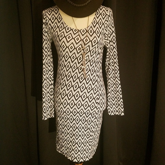 Threats for thought Dresses & Skirts - Threats for Thought Bodycon black and white dress